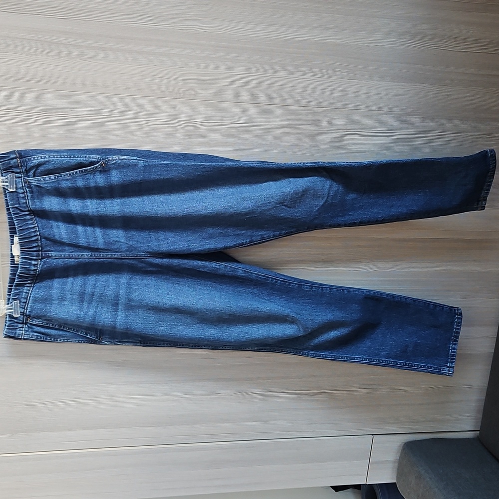 Madewell Pull-On Straight Jeans in Saull Wash